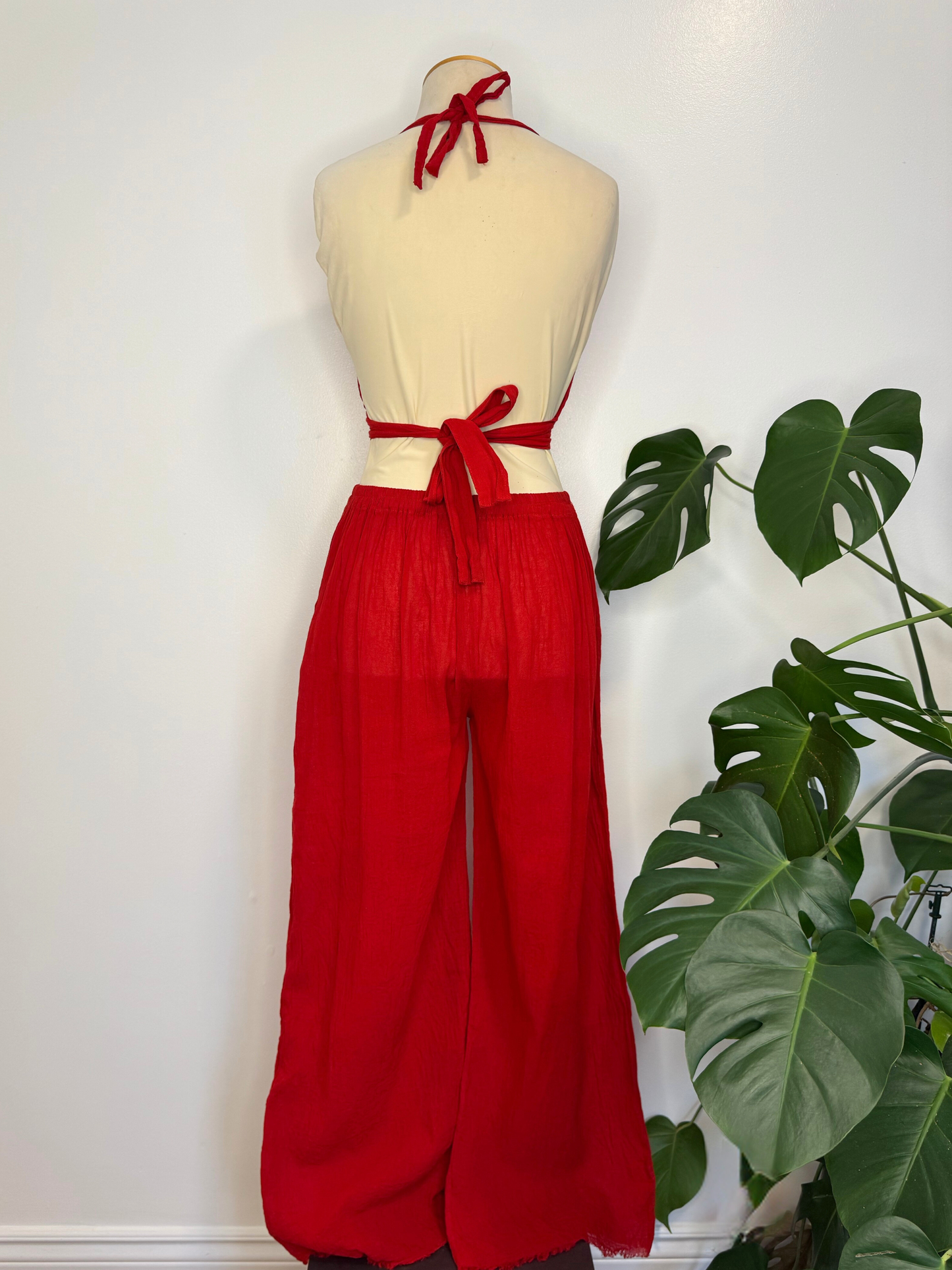 The Dacey Set - Red
