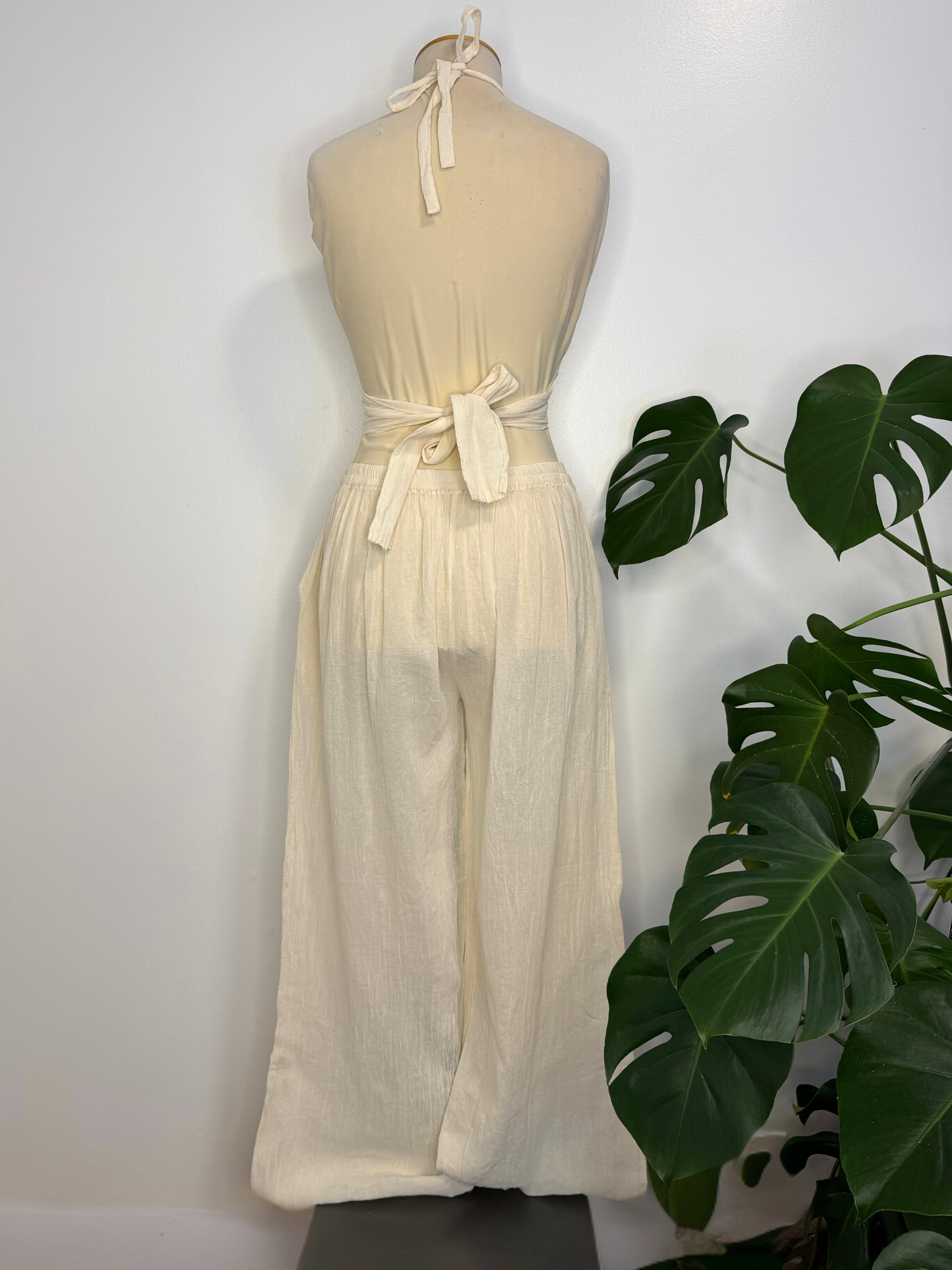 The Dacey Set - White