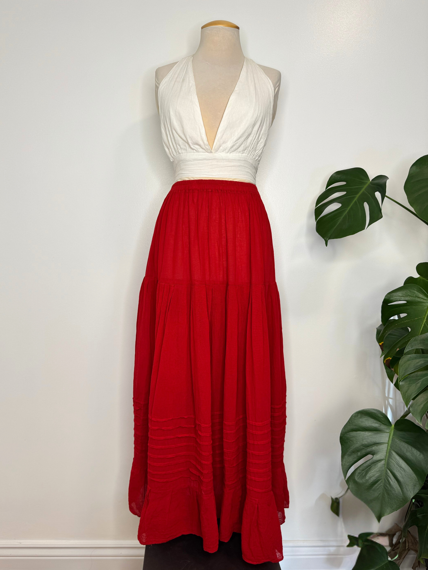 The Akna Maxi Skirt - Red
