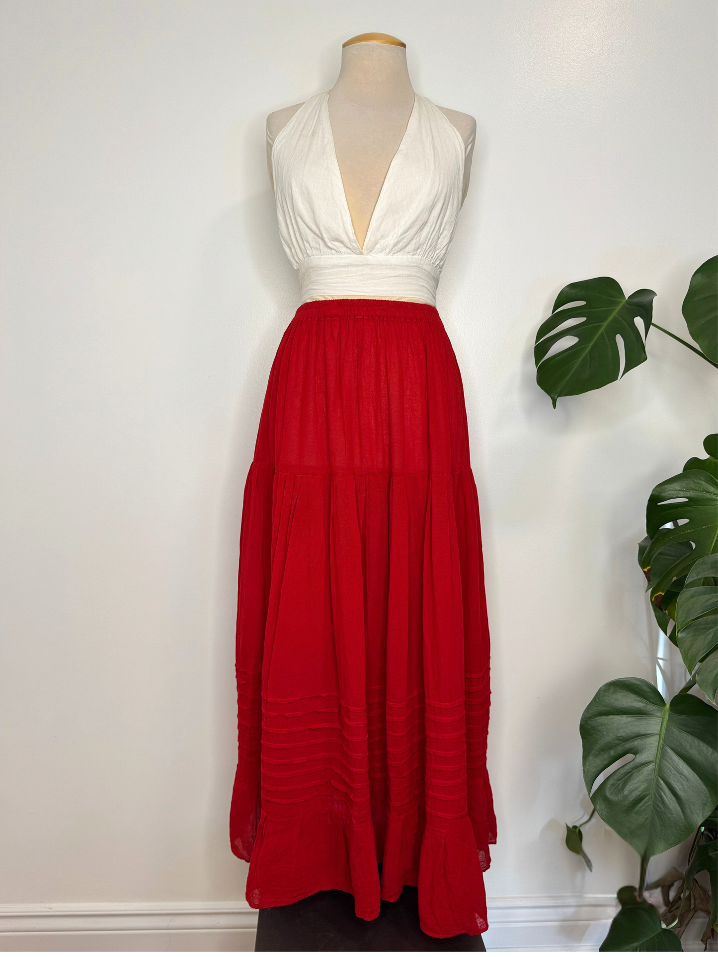 The Akna Maxi Skirt - Red