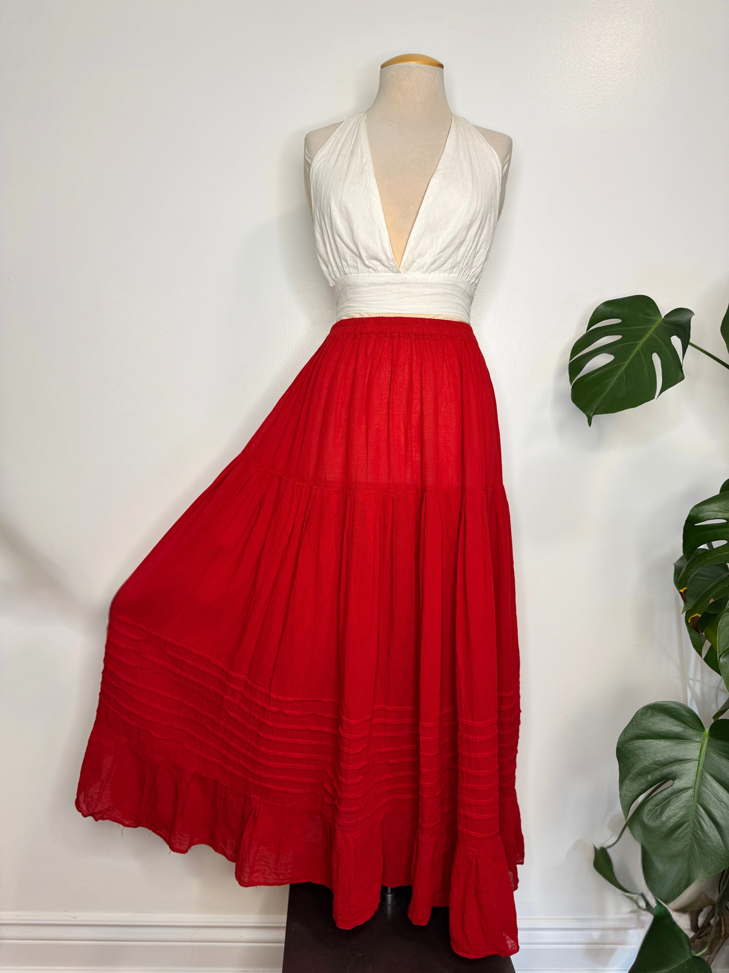 The Akna Maxi Skirt - Red