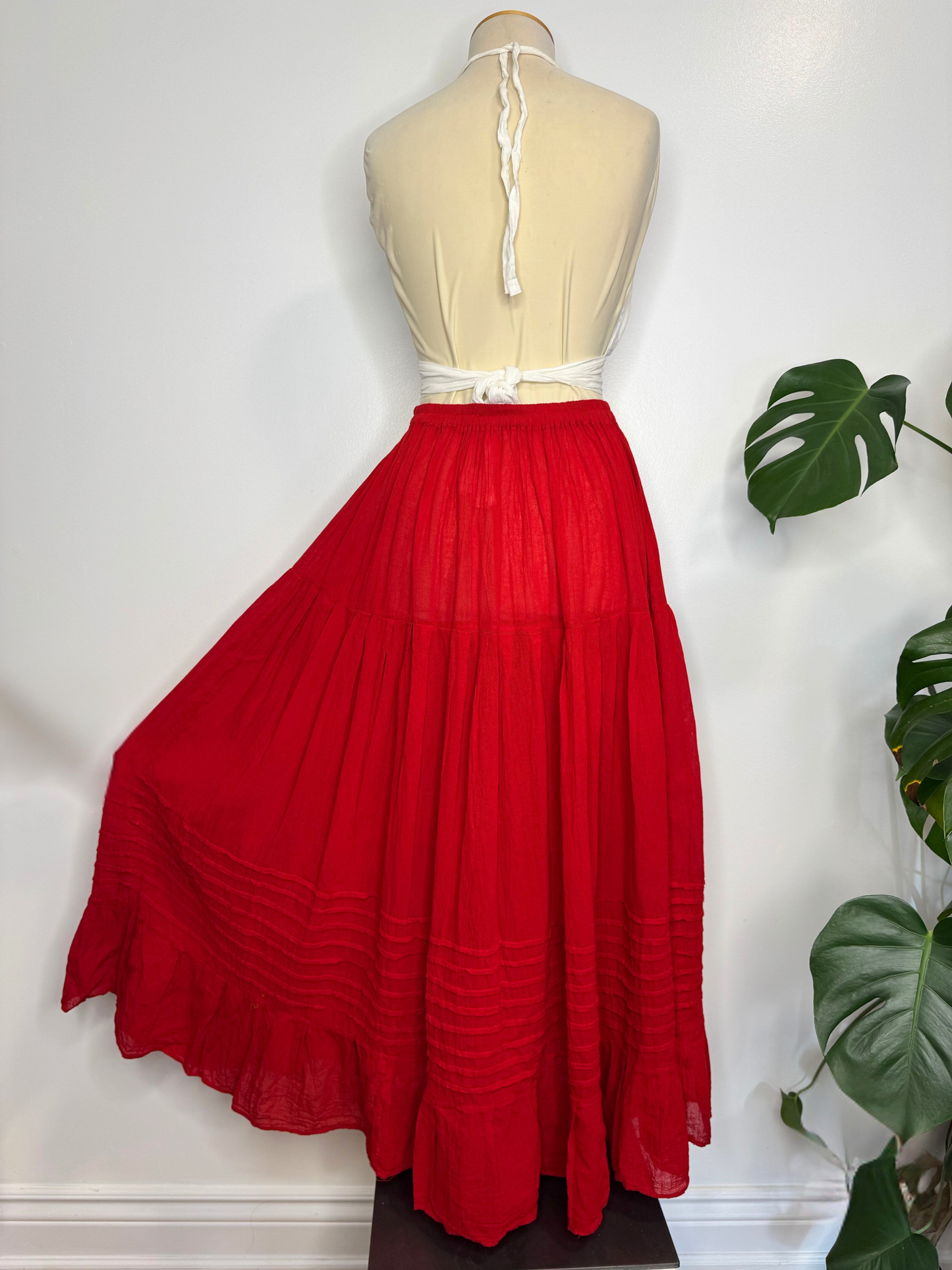 The Akna Maxi Skirt - Red